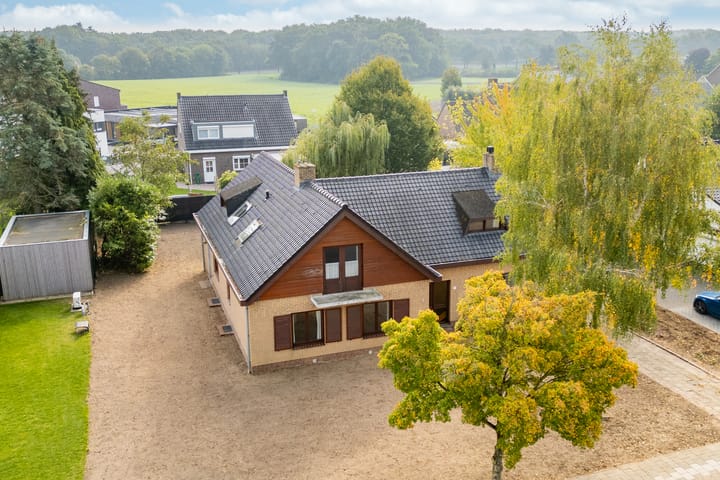 Photo 40 of Brantstraat 7