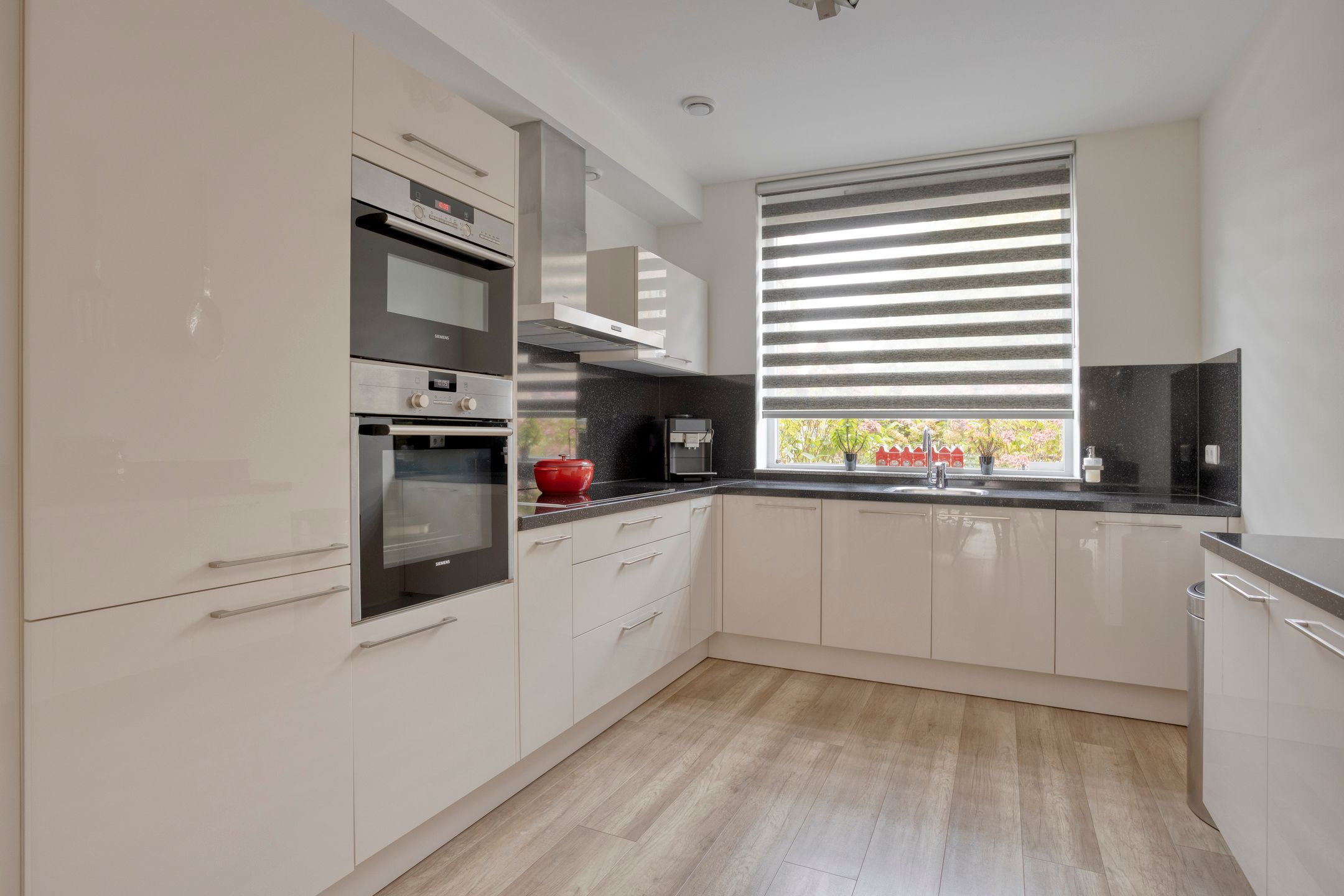 Photo 15 of Hongarenburg 263