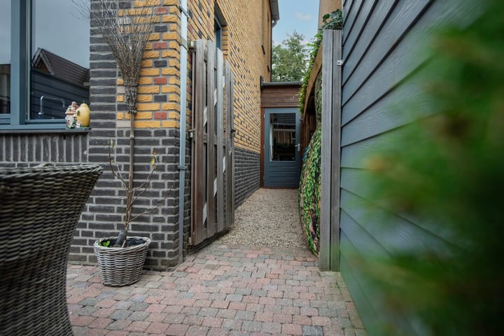 Photo 16 of Straat van Corsica 177