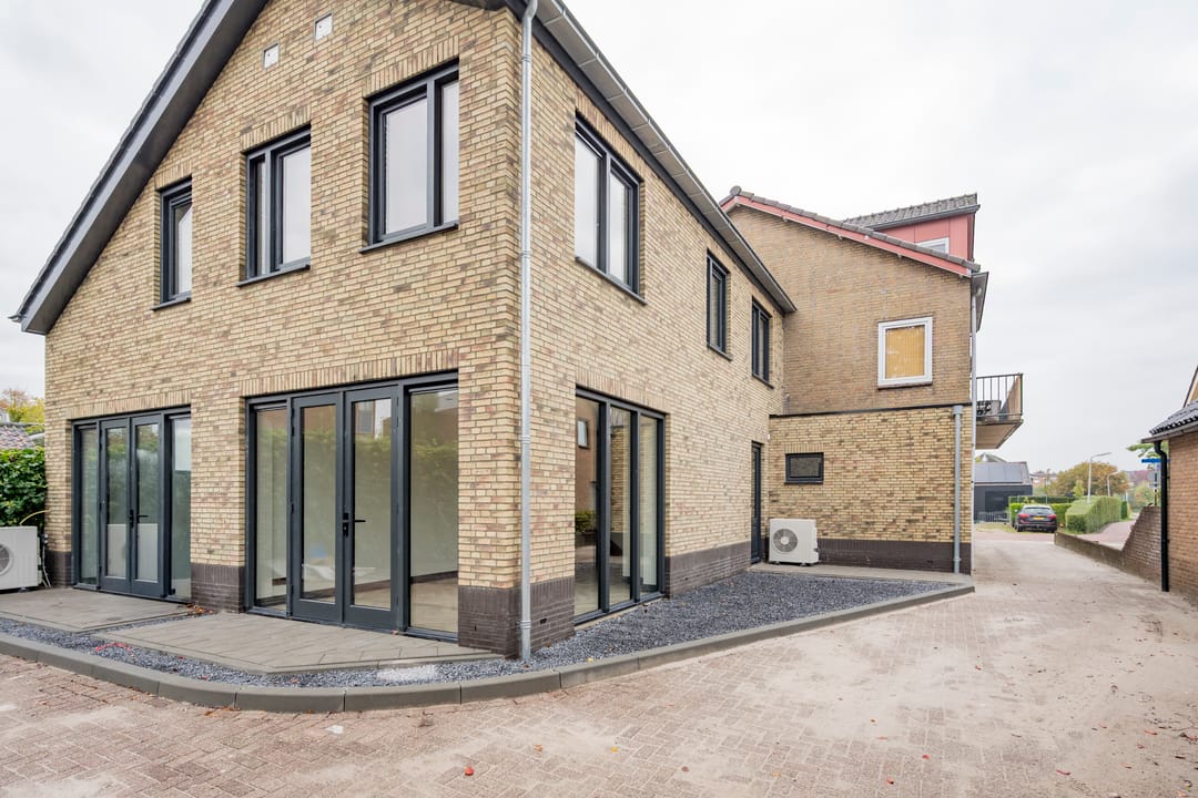 Photo 22 of Van Tuyllstraat 8-B