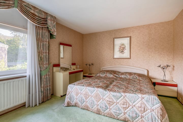 Foto 28 van Tourmalijn 44