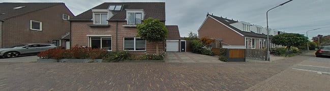 Voorzijde en straat