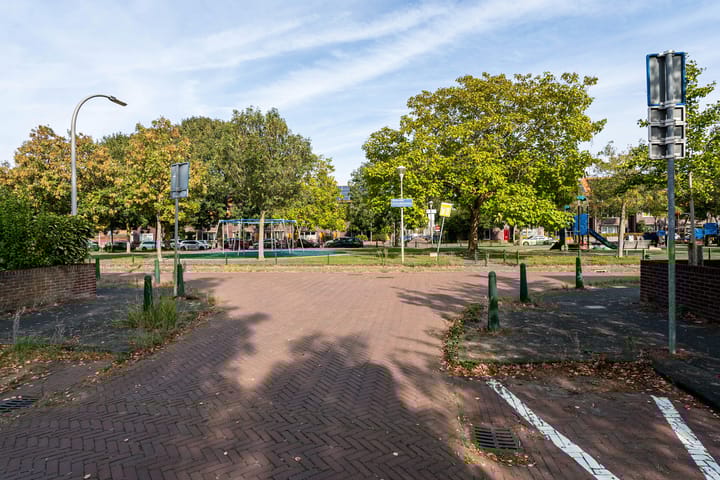 Photo 43 of Farmanstraat 12