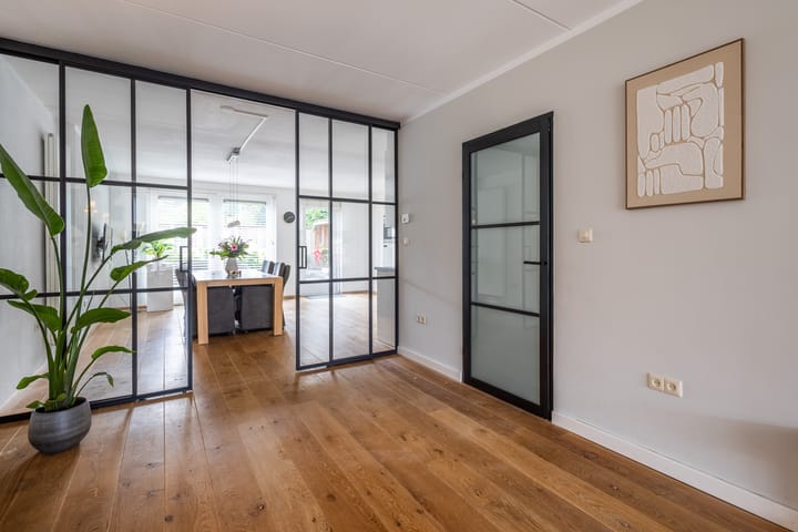 Photo 10 of Geelster 31