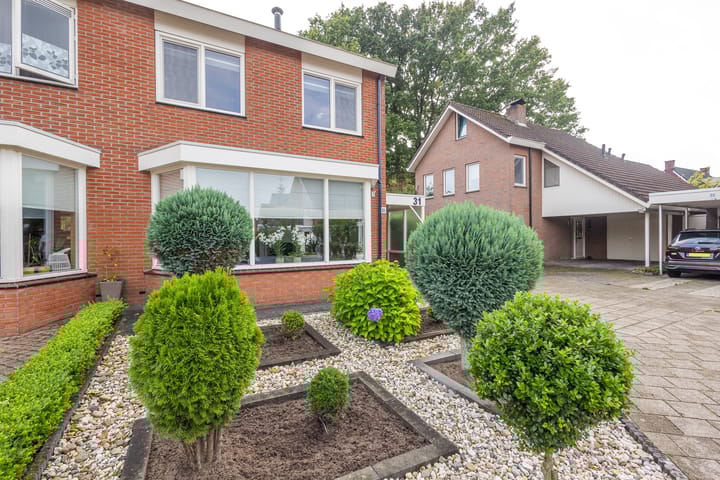 Photo 40 of Geelster 31