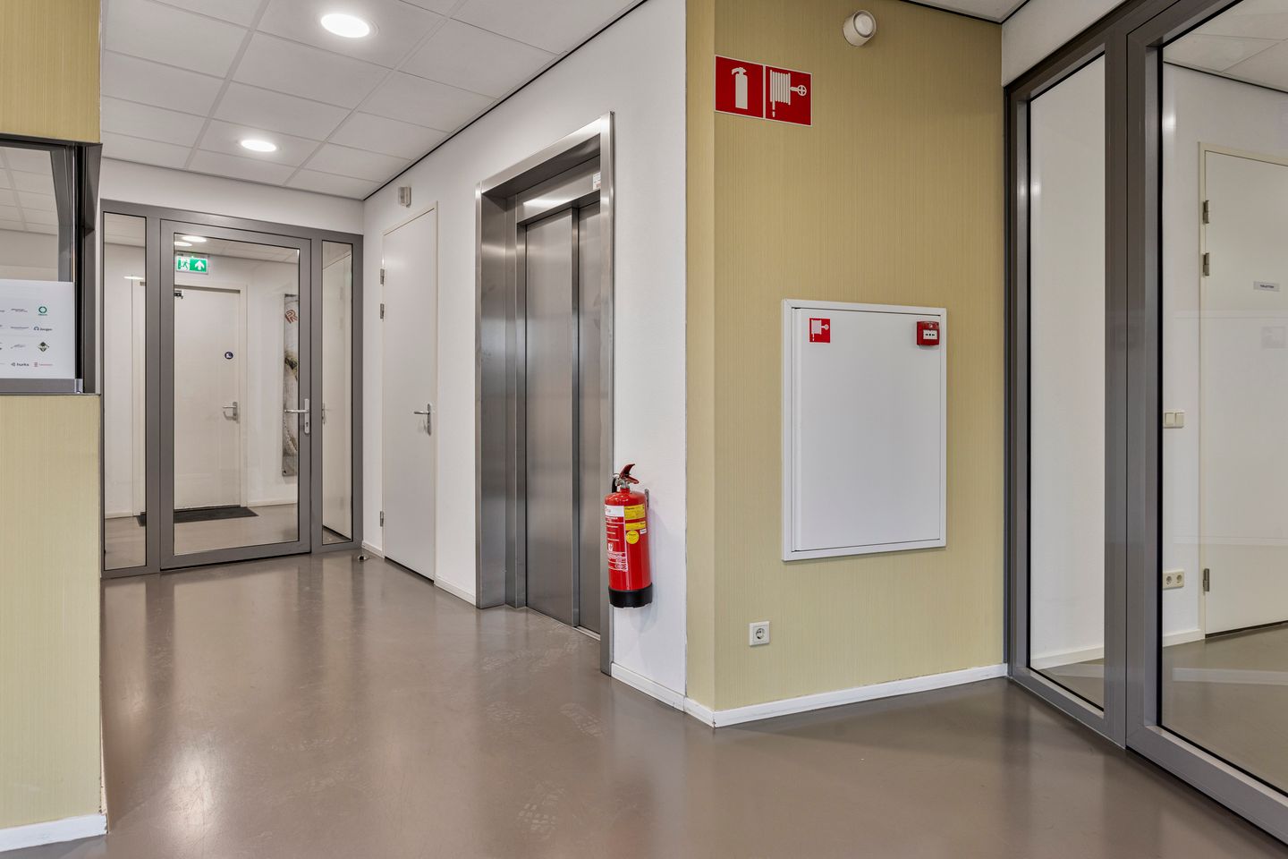 Bekijk foto 5 van Argon 34