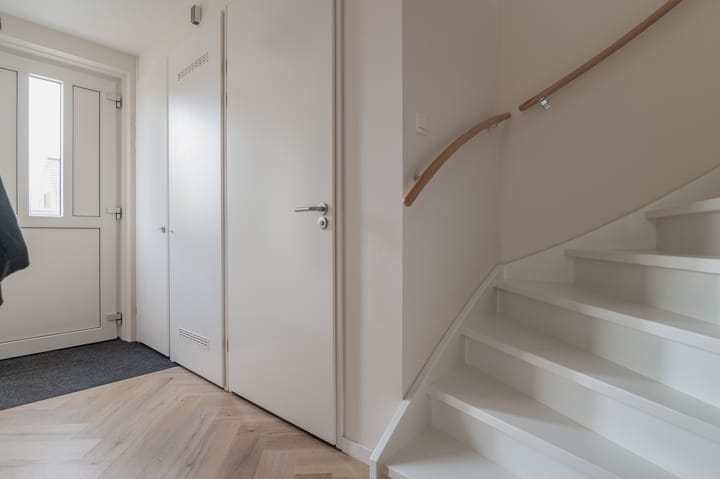 Photo 19 of It Fluen 12