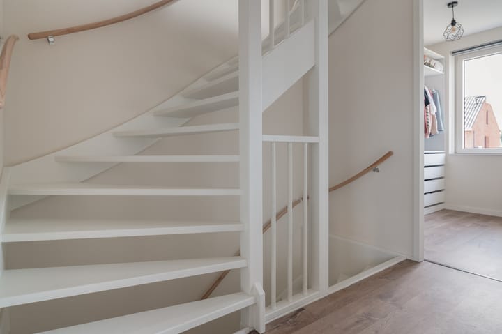 Photo 32 of It Fluen 12