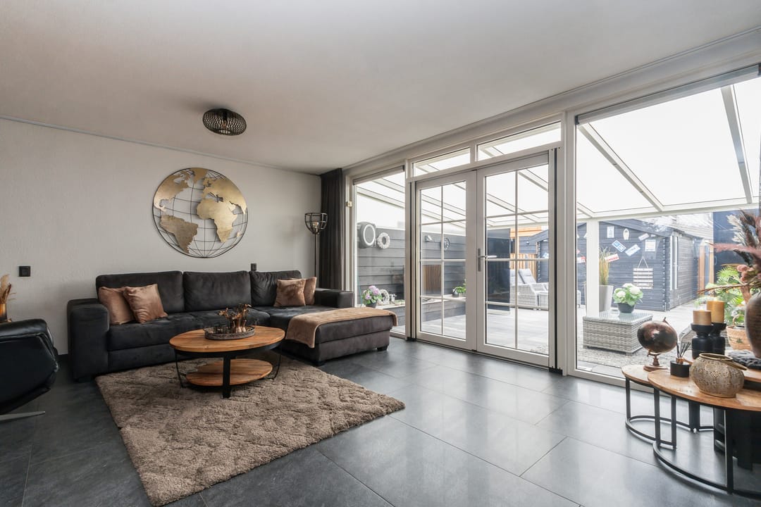 Photo 2 of Joke Smit-erf 160