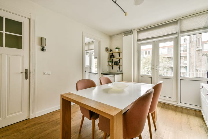 Foto 8 van Linnaeusstraat 52-2