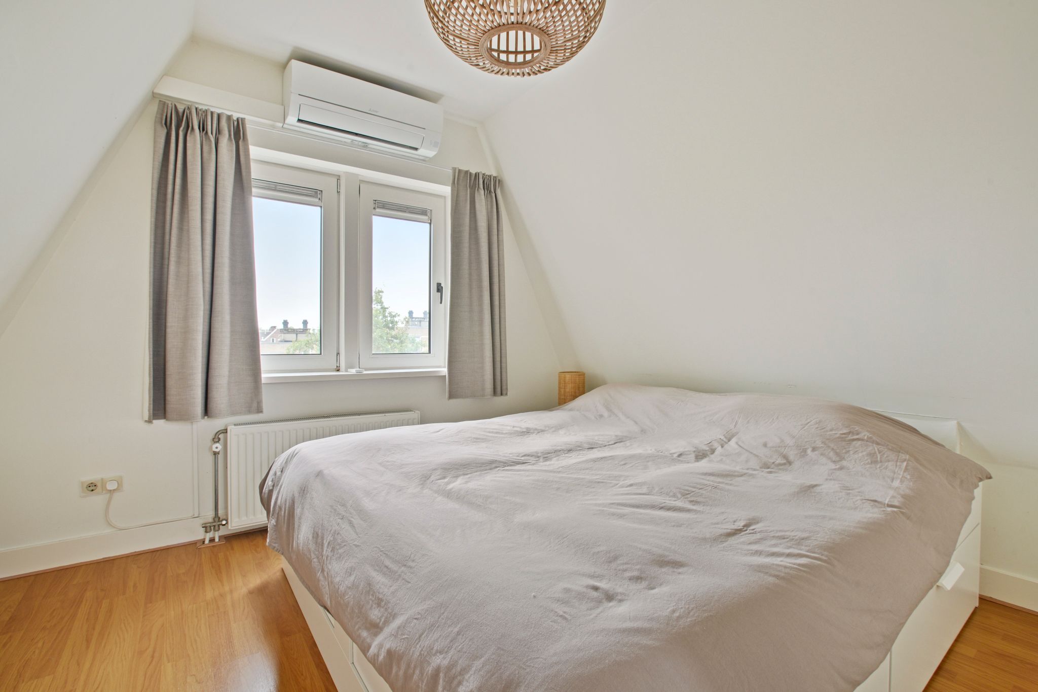 Foto 12 van Van Oldenbarneveldtstraat 38-3