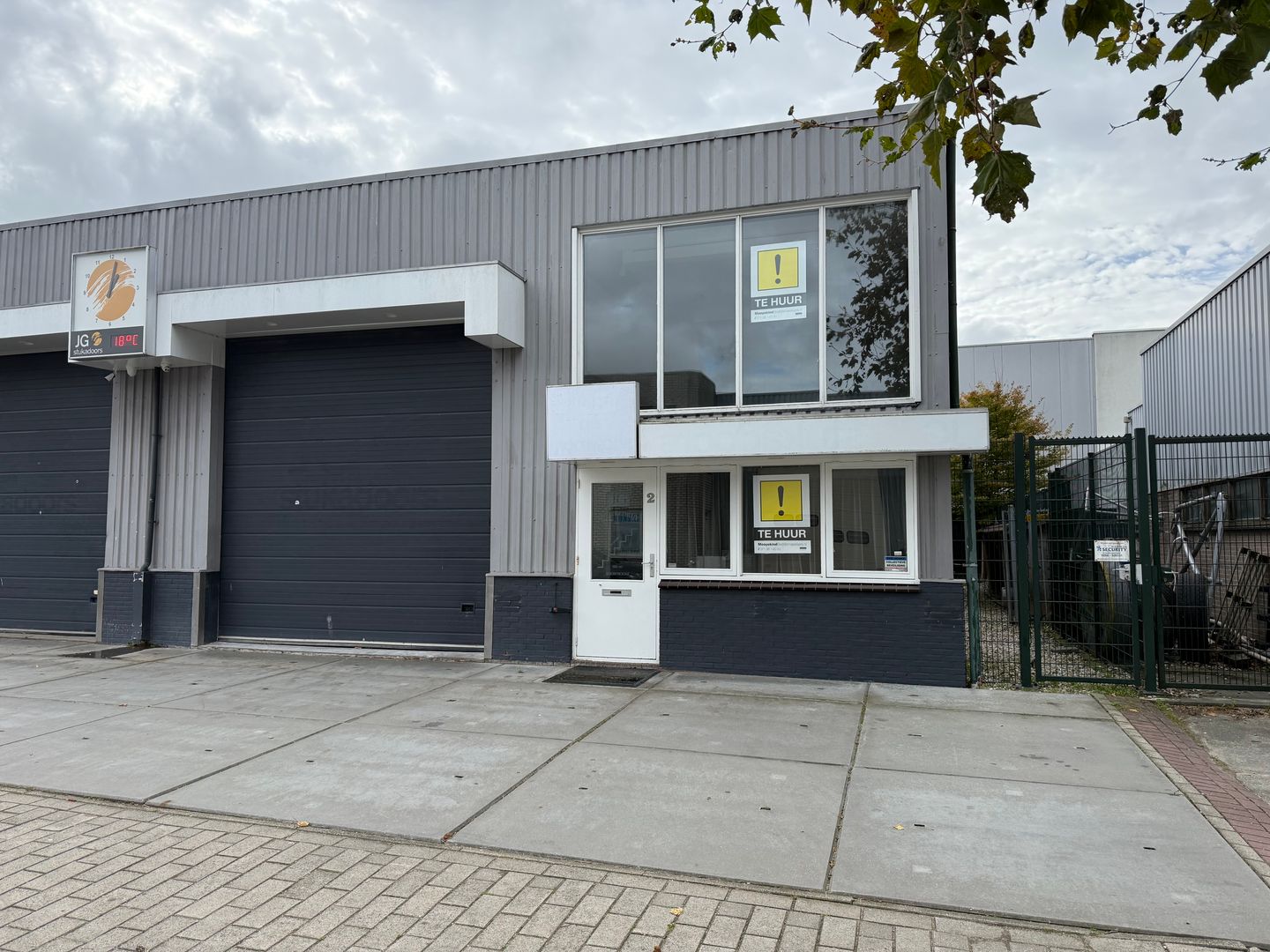 View photo 2 of Einsteinstraat 2