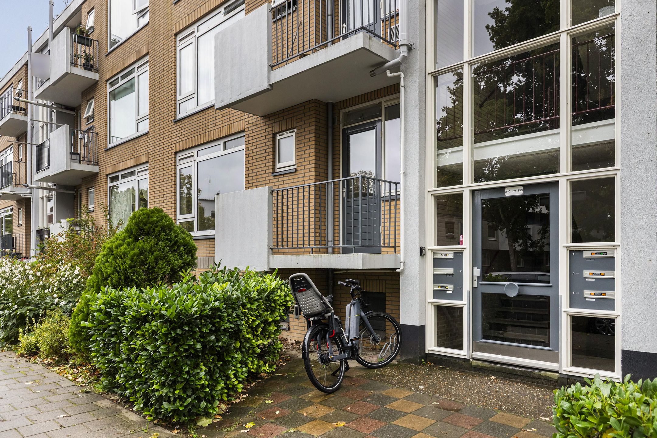 Photo 3 of Valeriusstraat 240