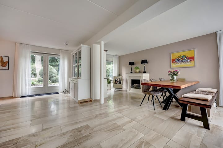 Photo 9 of Ommerbos 61