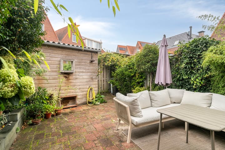 Photo 18 of Regenboog 11