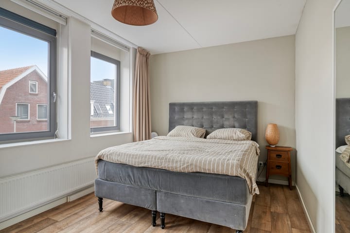 Photo 21 of Regenboog 11