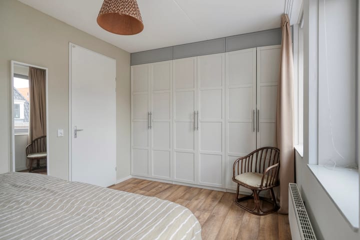 Photo 22 of Regenboog 11