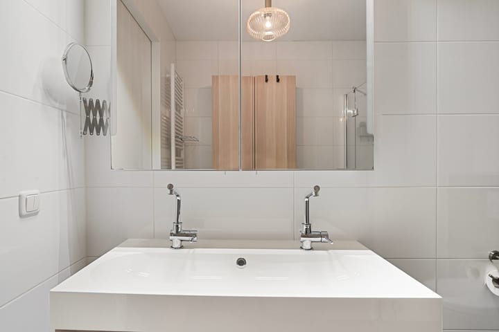 Photo 24 of Regenboog 11