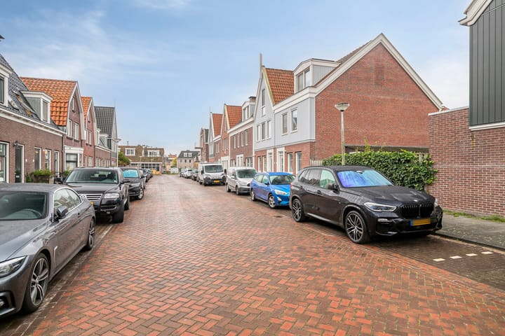 Photo 6 of Regenboog 11