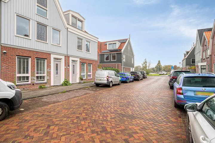 Photo 5 of Regenboog 11