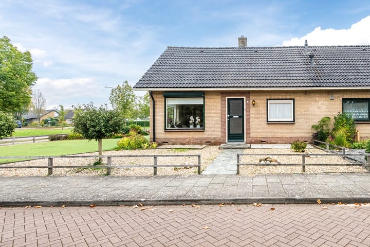 Photo 3 of Margrietlaan 10