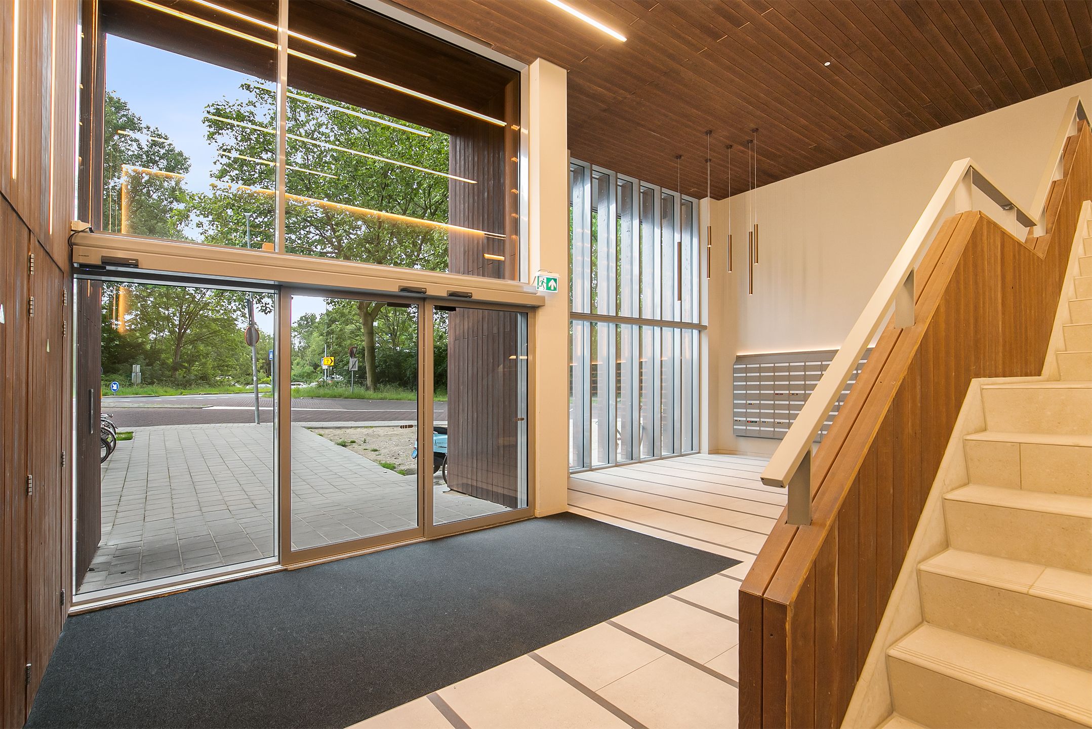 Foto 6 van Friesestraatweg 141-80