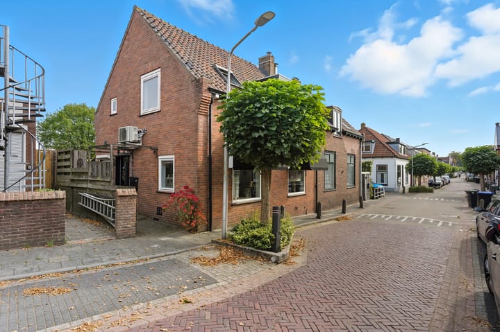 Oranjestraat 2