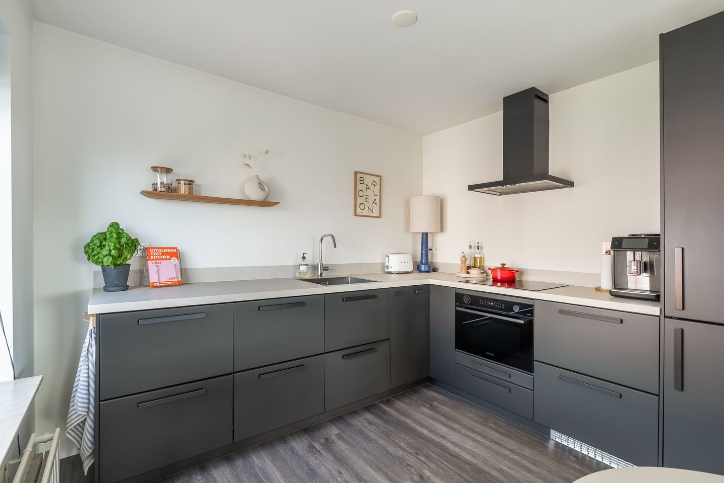 Photo 14 of Arthur van Schendelstraat 751