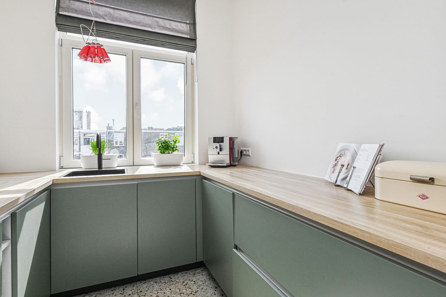 Photo 25 of Abeelstraat 18