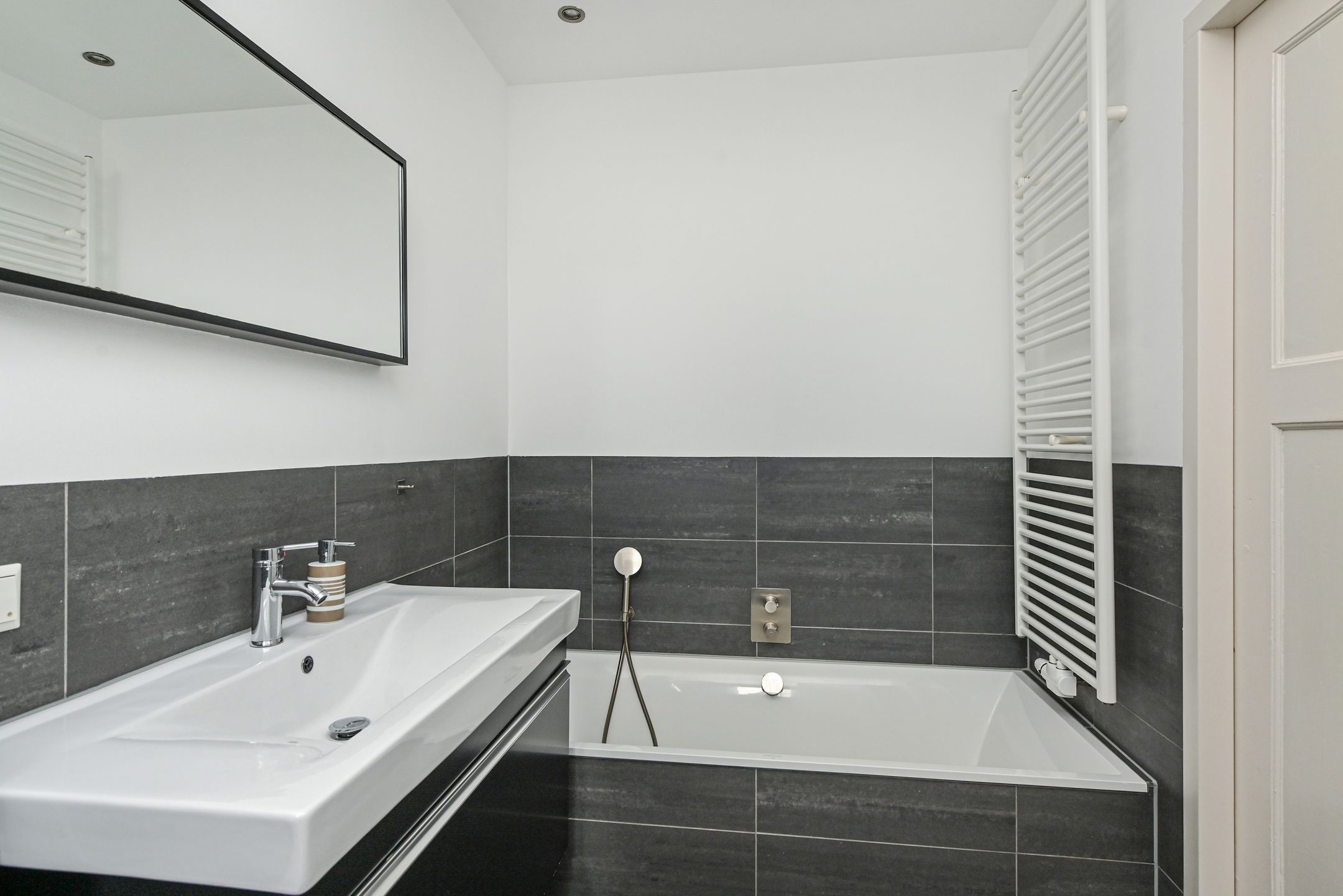 Photo 36 of Abeelstraat 18