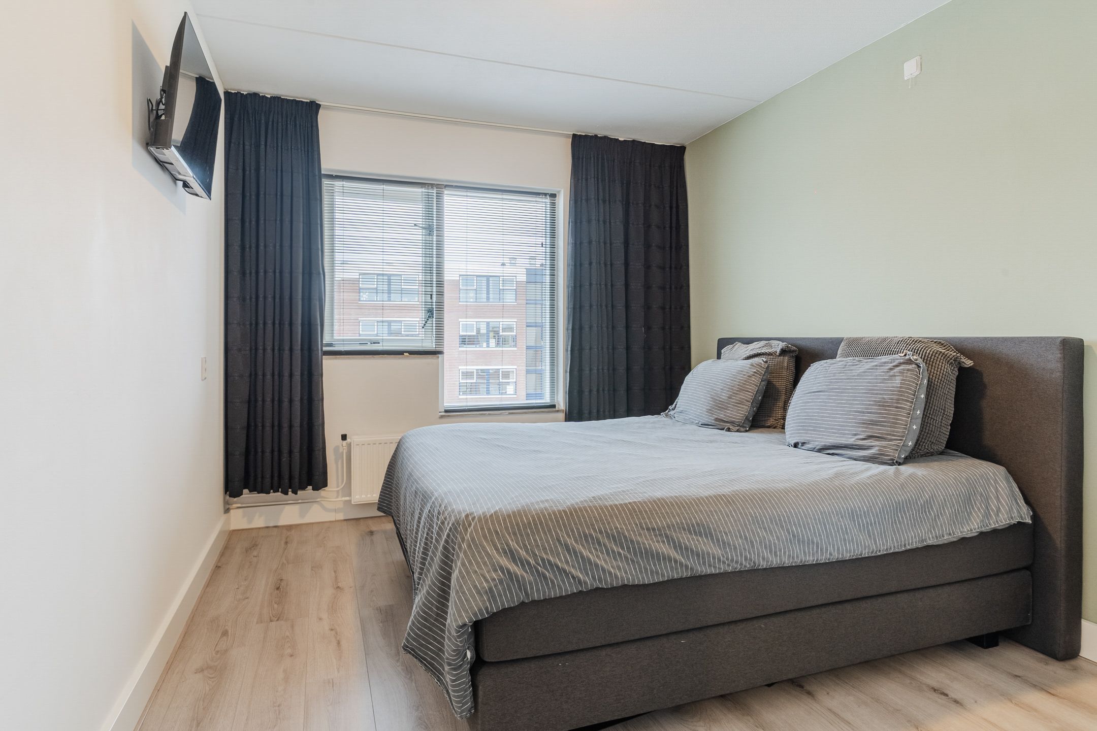 Photo 21 of Bredaseweg 31-D