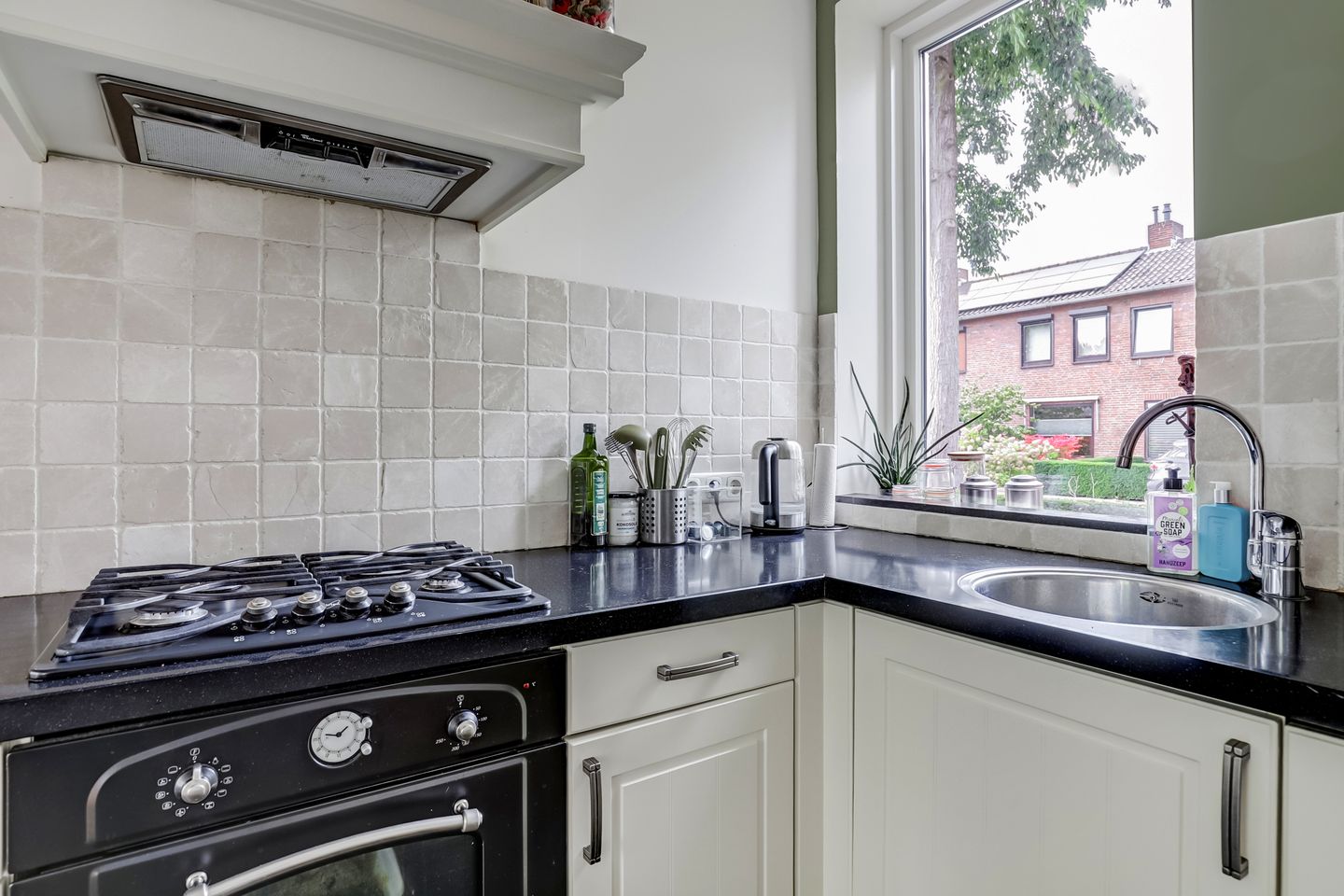 Photo 20 of Pater van den Heuvelstraat 4