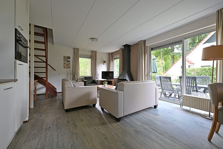 Photo 4 of Zwembadweg 1-057