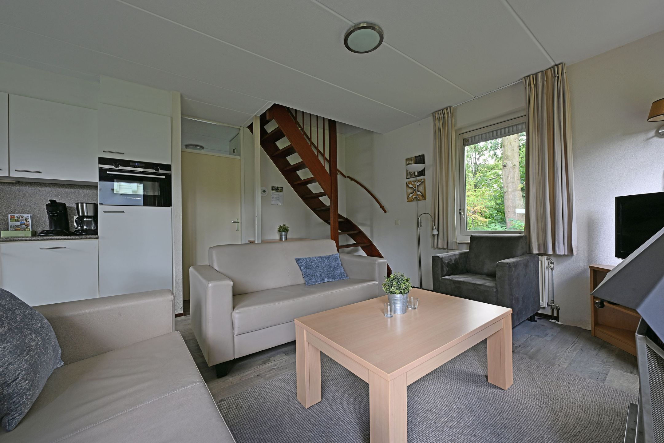 Photo 6 of Zwembadweg 1-057