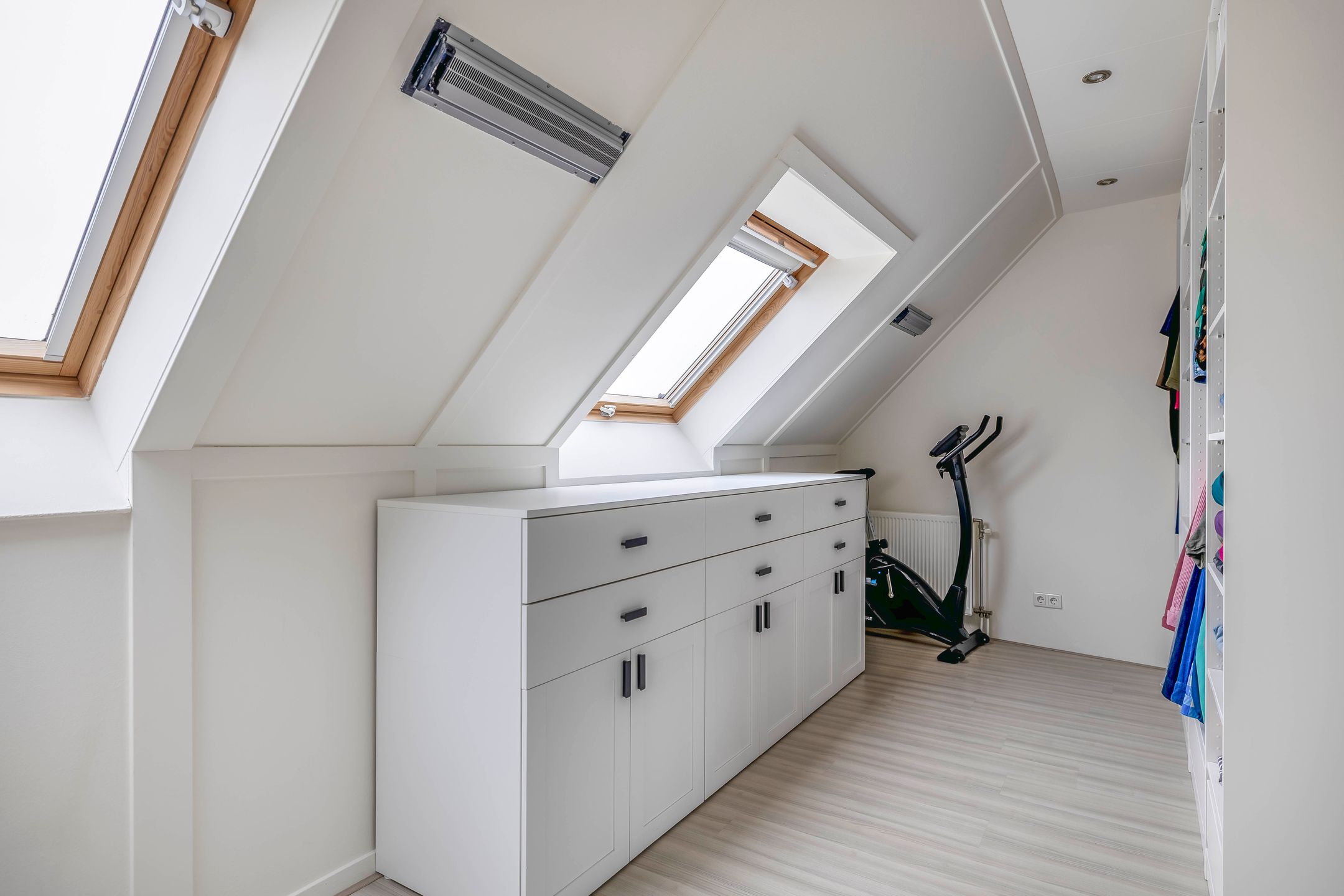 Foto 33 van Weegbree 125