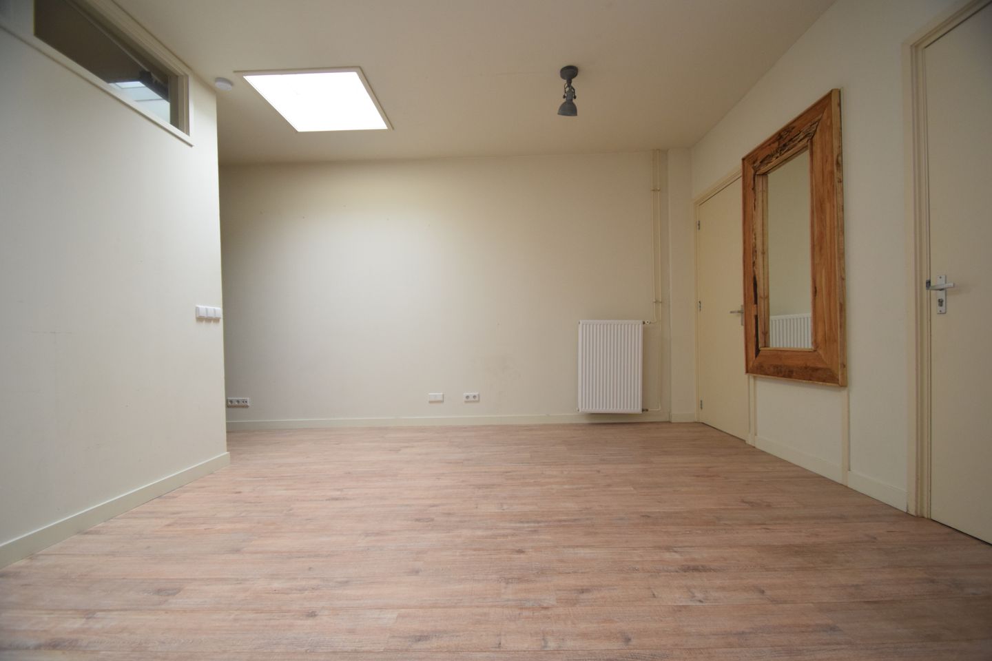 View photo 1 of Zeestraat 64