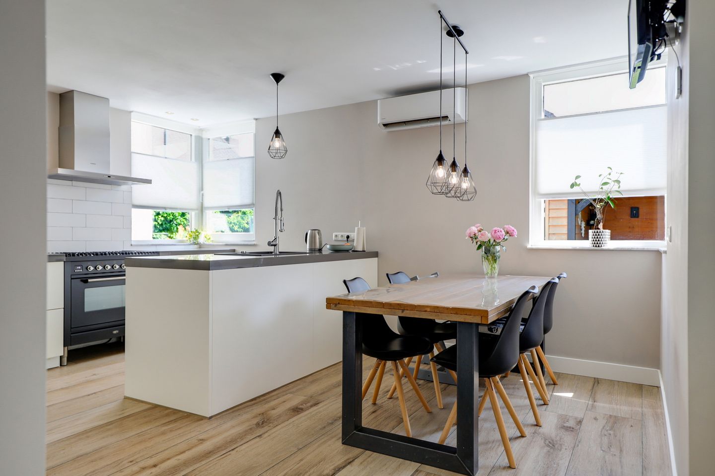 Foto 20 van Ad Weltersstraat 8