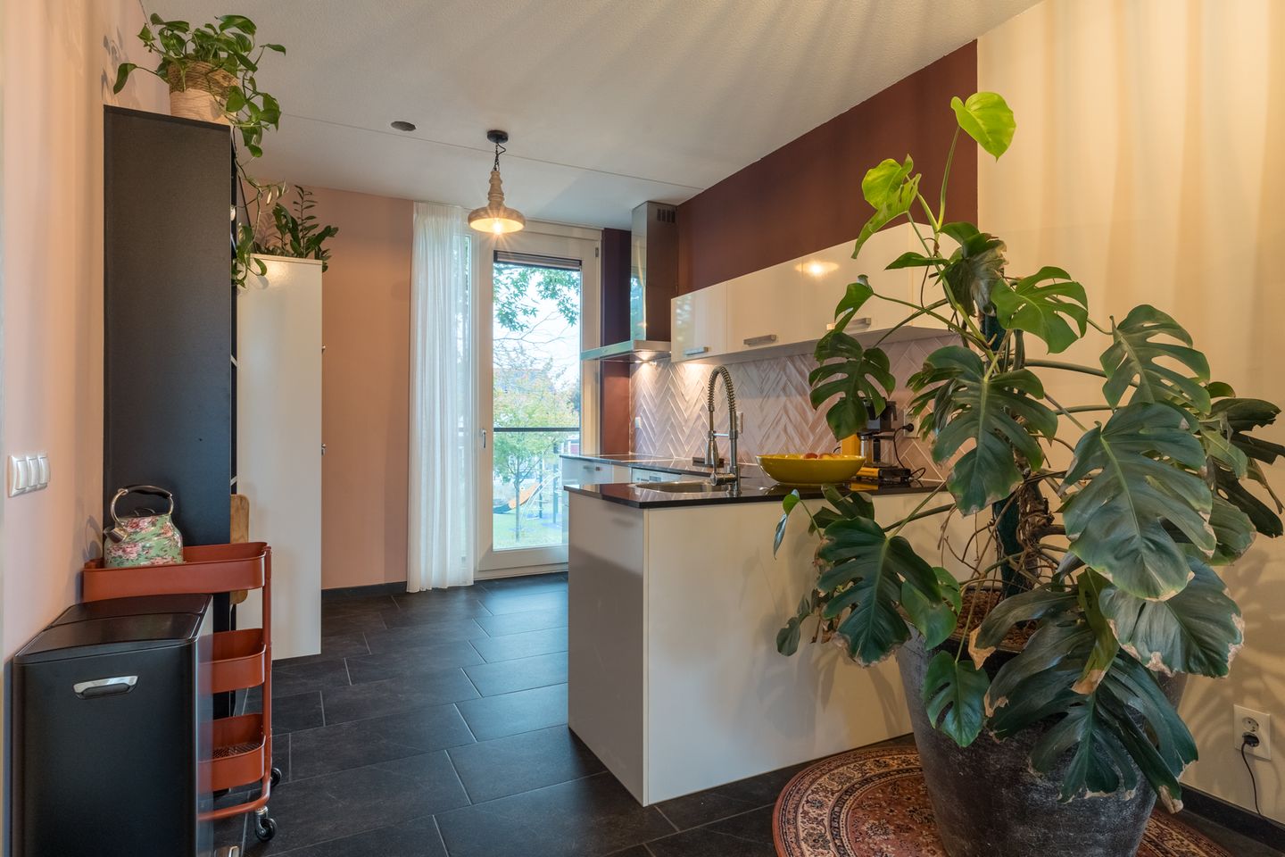 Photo 14 of Peellandstraat 74