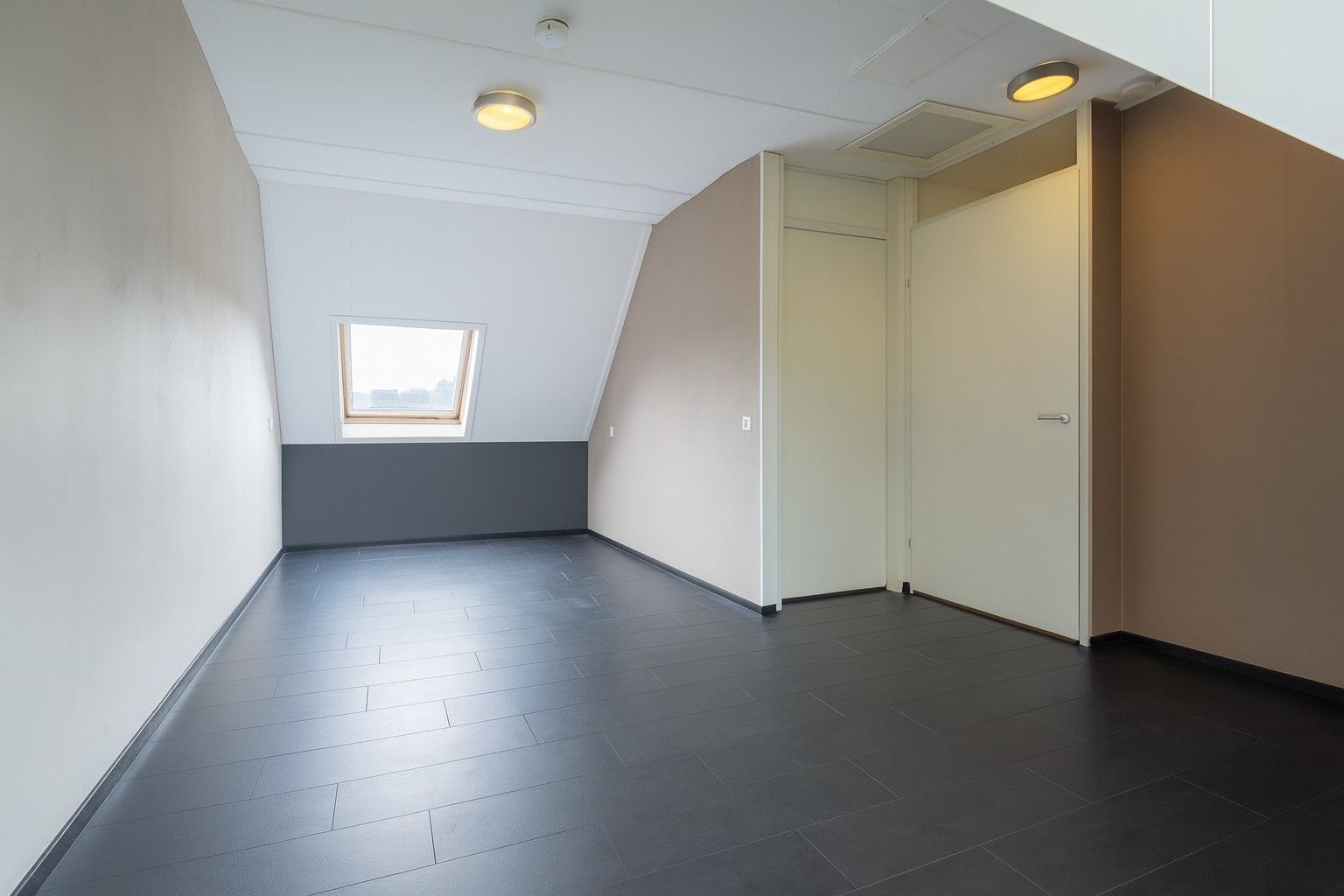 Photo 30 of Peellandstraat 74