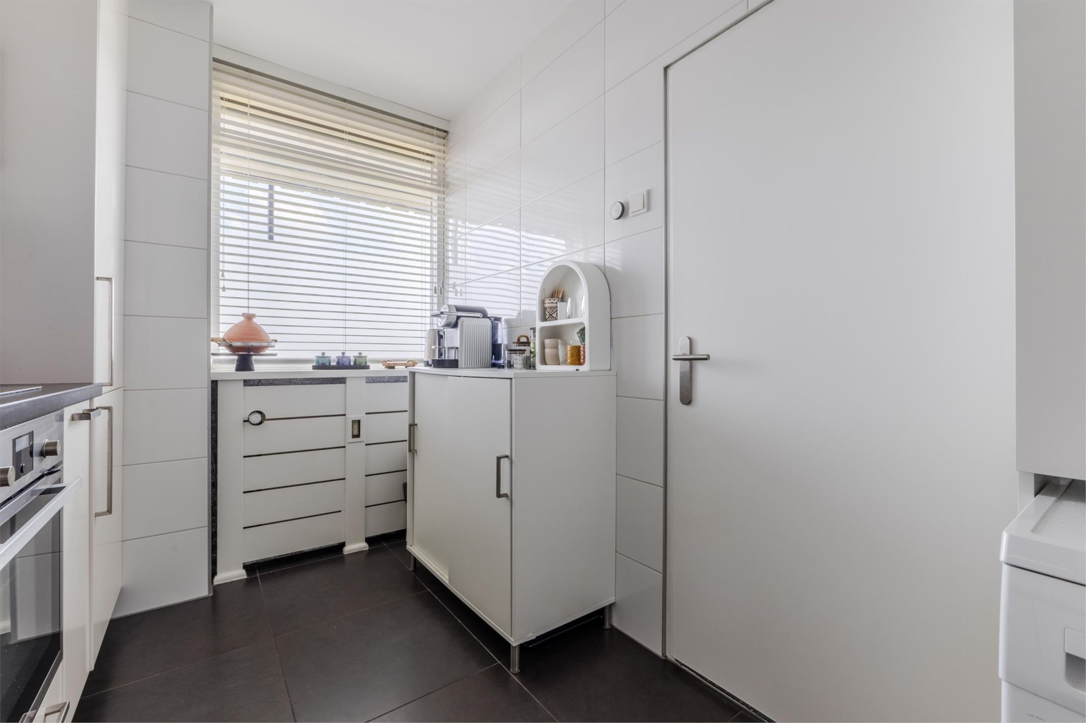 Foto 9 van Nederlandplein 90