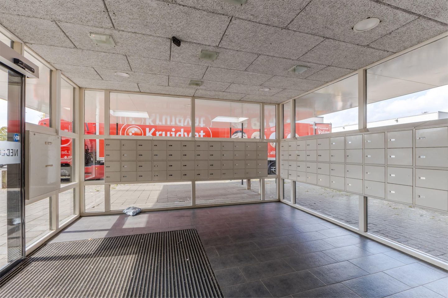 Foto 35 van Nederlandplein 90