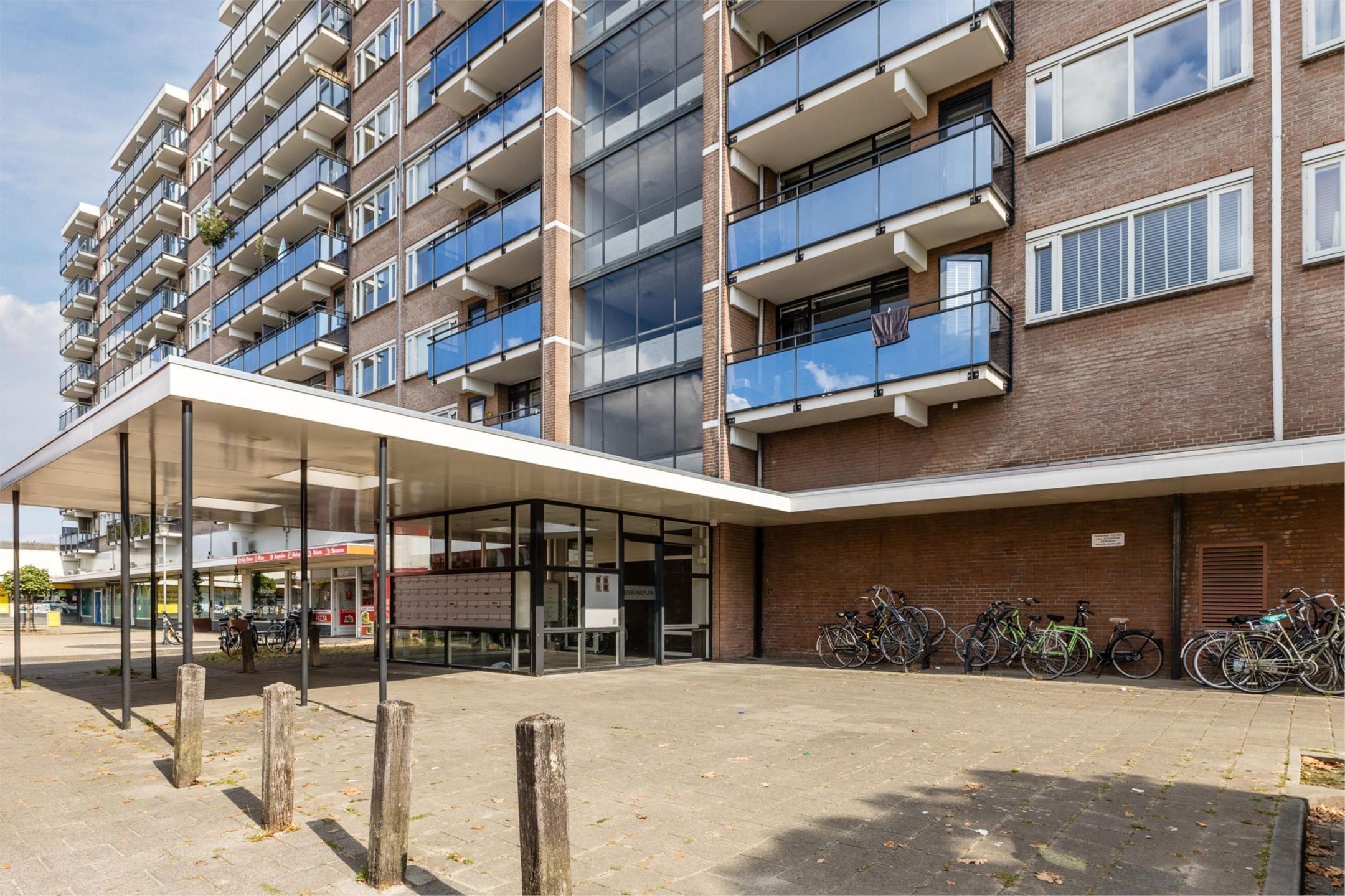 Foto 42 van Nederlandplein 90