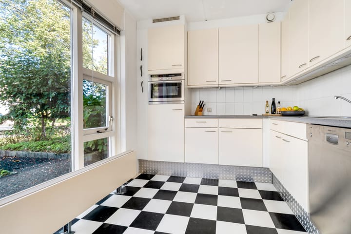 Photo 22 of Thérèse Schwartzelaan 8