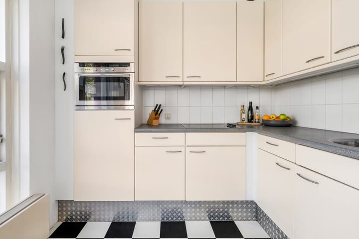 Photo 25 of Thérèse Schwartzelaan 8