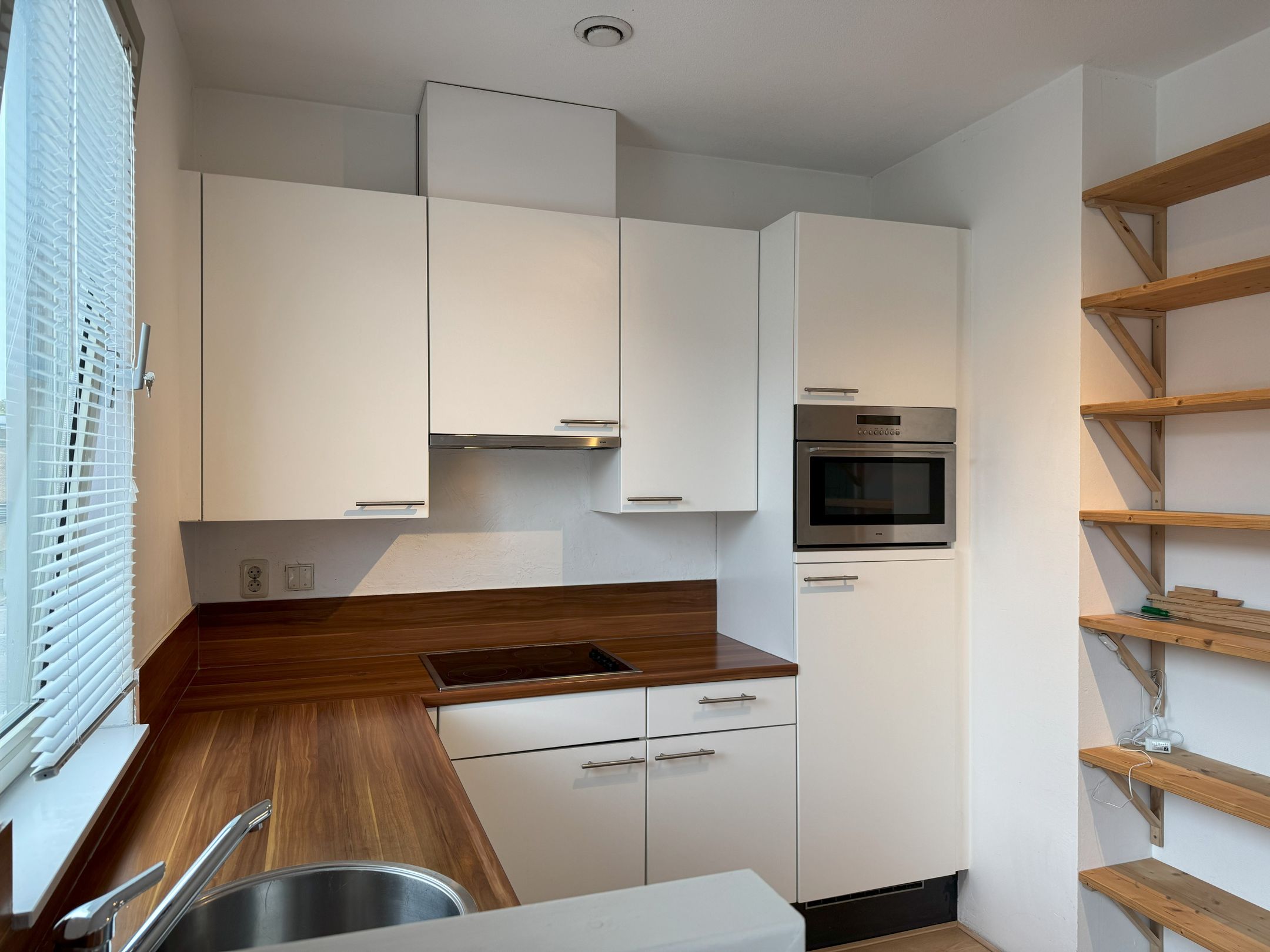 Photo 3 of Blois van Treslongstraat 81