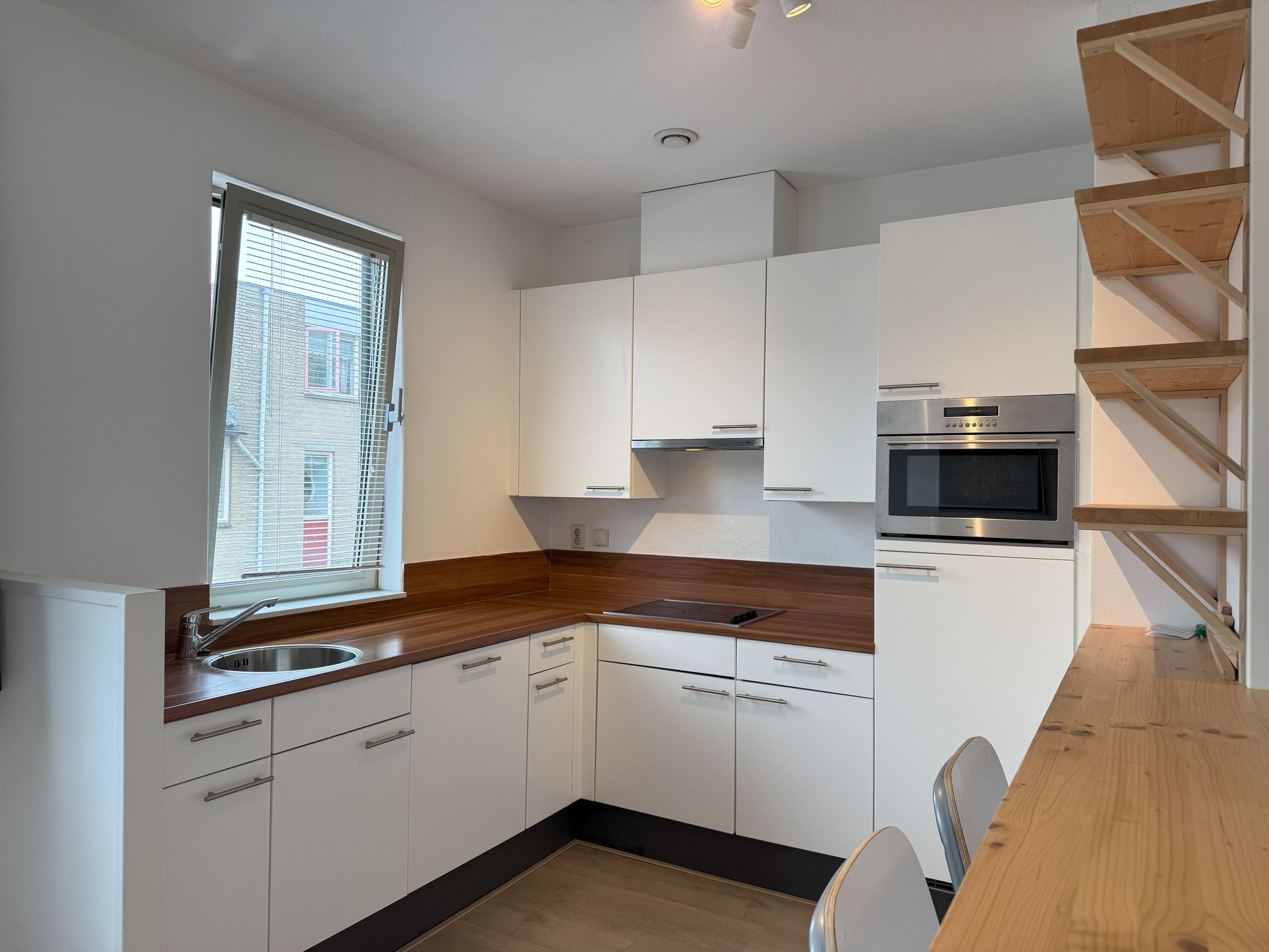 Photo 12 of Blois van Treslongstraat 81