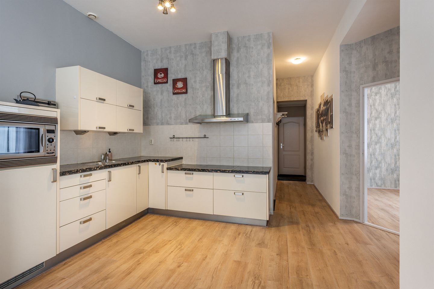 Photo 14 of Oosterstraat 89