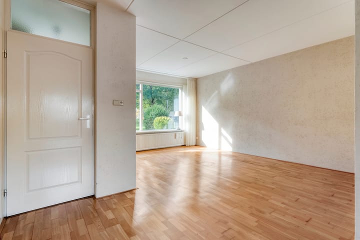 Foto 8 van E E G laan 25