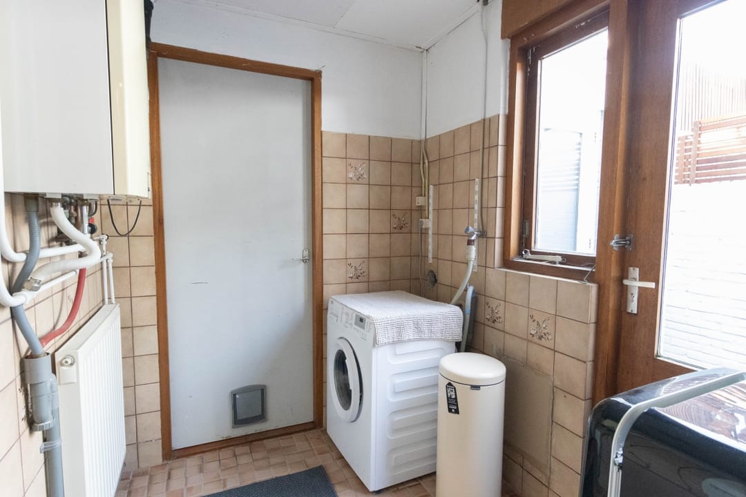 Foto 17 van Van der Woudestraat 55