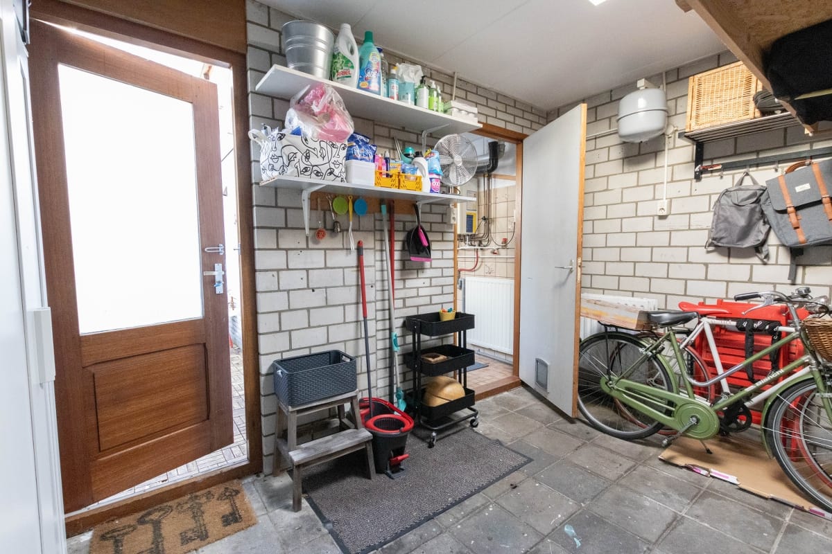 Foto 19 van Van der Woudestraat 55